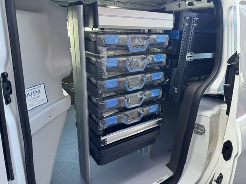 Used 2023 Ford Transit Connect XL FWD image 5
