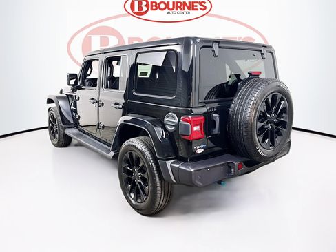 Used 2024 Jeep Wrangler Unlimited Sahara w/ Safety Group image 7