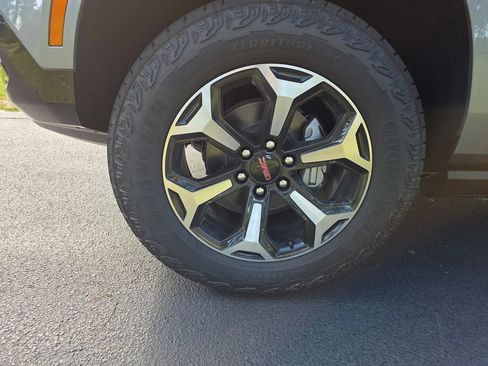 New 2026 GMC Yukon AT4 w/ AT4 Premium Plus Package AWD/4WD image 10