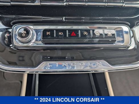 Used 2024 Lincoln Corsair AWD image 26