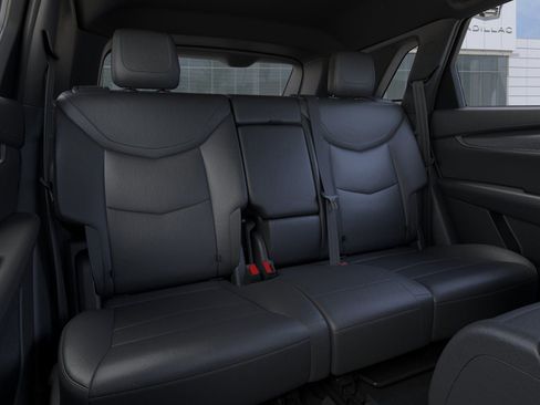 New 2025 Cadillac XT5 Luxury image 17