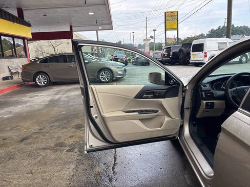 Used 2014 Honda Accord EX-L image 10