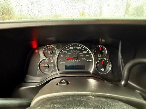 Used 2019 Chevrolet Express 2500 w/ Driver Convenience Package image 12