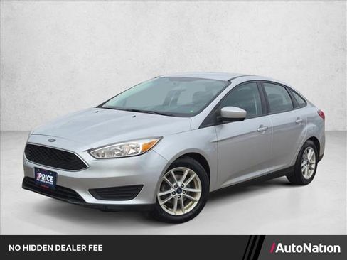 Used 2018 Ford Focus SE FWD image 1
