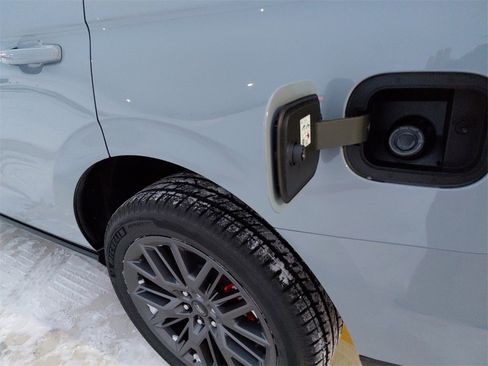 New 2025 Ford Expedition Platinum w/ Stealth Performance Package image 29