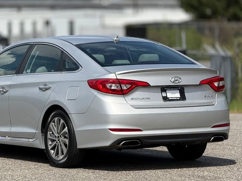 Used 2016 Hyundai Sonata Sport w/ Option Group 03 FWD image 16