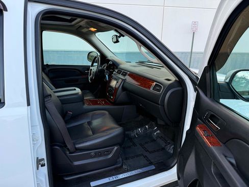 Used 2013 Chevrolet Suburban LTZ AWD/4WD image 21