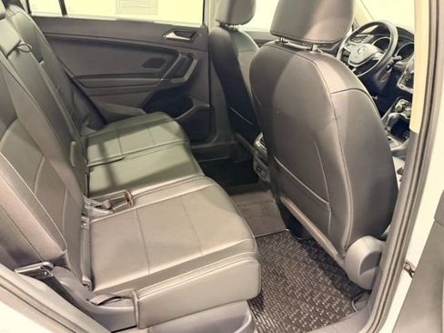 Used 2018 Volkswagen Tiguan SE w/ Panoramic Sunroof Package AWD/4WD image 29