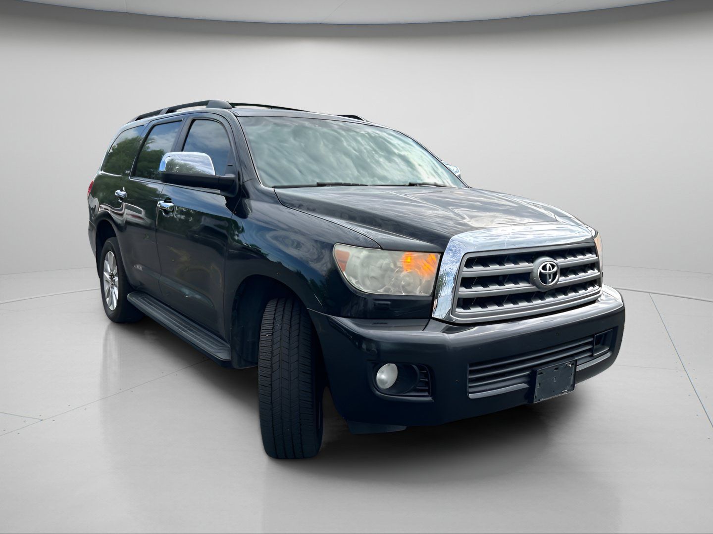 Used 2014 Toyota Sequoia Platinum AWD/4WD image 2