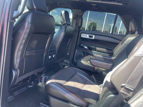 Used 2023 Ford Explorer ST-Line w/ Class IV Trailer Tow Package AWD/4WD image 18
