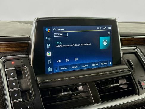 Used 2022 Chevrolet Tahoe Premier AWD/4WD image 16