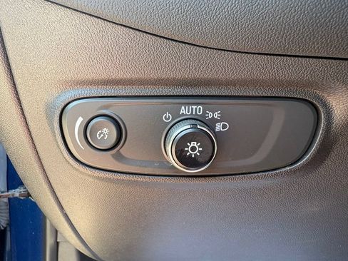 Used 2023 Chevrolet Equinox RS w/ RS Leather Package FWD image 18