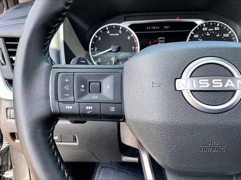 Used 2025 Nissan Rogue SV AWD/4WD image 23