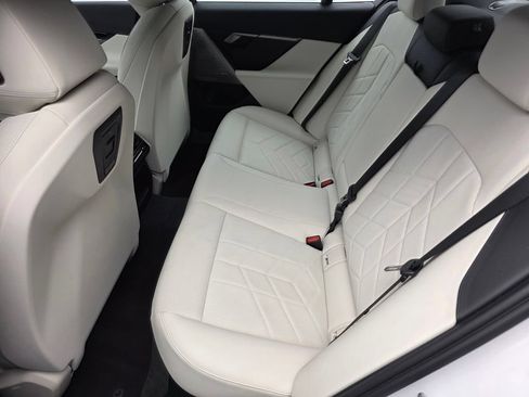 Used 2024 BMW 530i w/ Convenience Package RWD image 14
