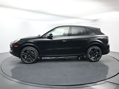 Certified 2023 Porsche Cayenne image 2