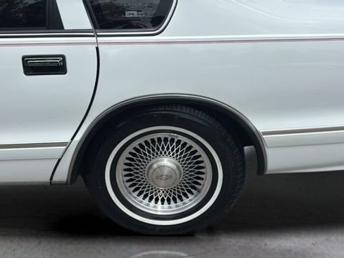 Used 1996 Chevrolet Caprice SS RWD image 31