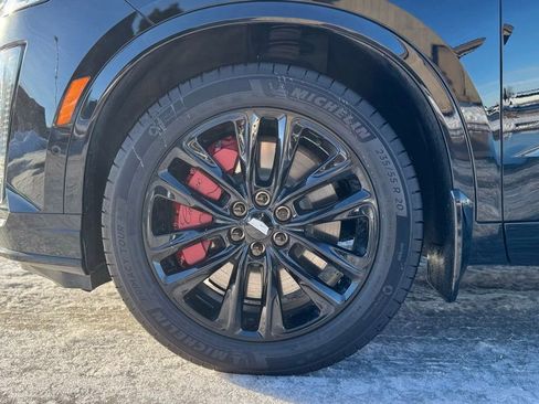 Used 2024 Cadillac XT6 Sport w/ LPO, ONYX Package image 10