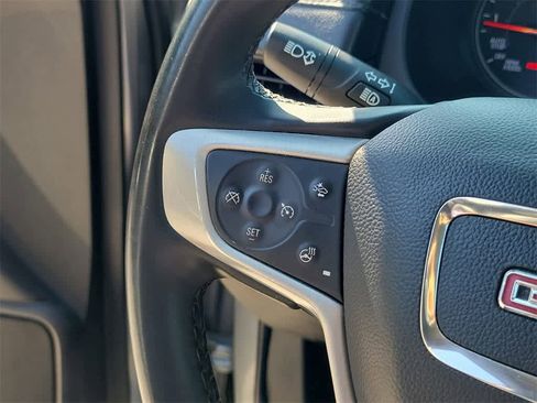 Used 2023 GMC Terrain SLT image 26