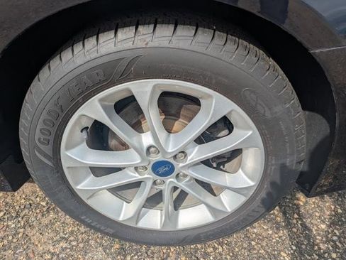 Used 2019 Ford Fusion SE image 19
