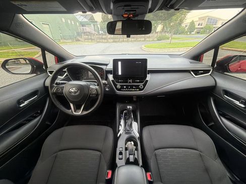 Used 2025 Toyota Corolla SE w/ SE Package FWD image 15