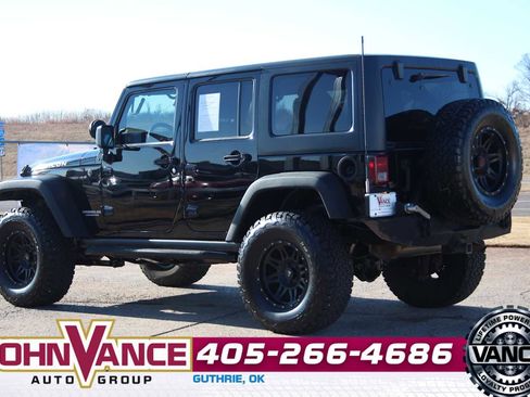 Used 2013 Jeep Wrangler Unlimited Rubicon w/ Connectivity Group image 8