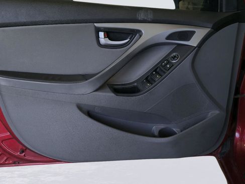 Used 2016 Hyundai Elantra Limited FWD image 12