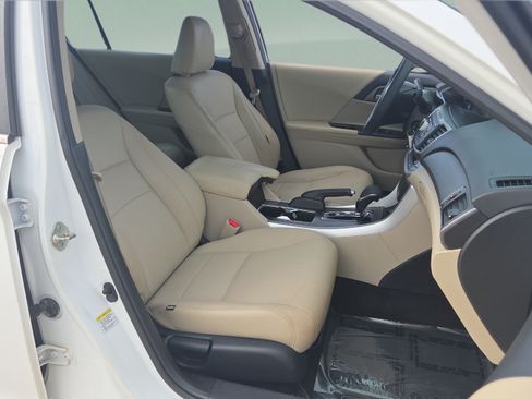Used 2013 Honda Accord LX image 17