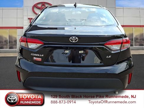 Certified 2025 Toyota Corolla LE FWD image 5