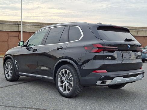Used 2026 BMW X5 xDrive50e w/ Premium Package AWD/4WD image 4