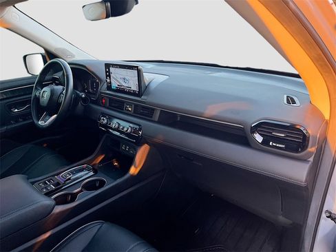 Used 2025 Honda Pilot Elite image 31