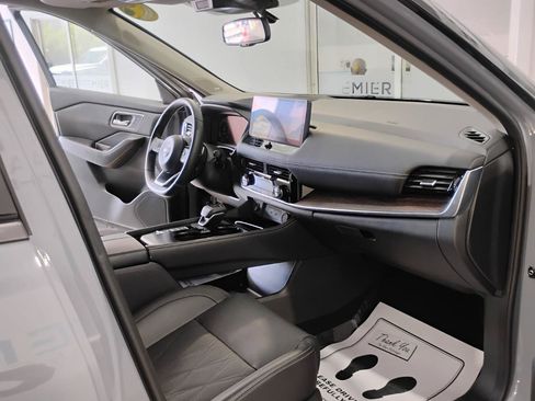 Used 2024 Nissan Rogue Platinum w/ Platinum Premium Package FWD image 57