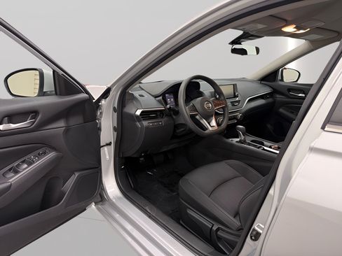 Used 2022 Nissan Altima 2.5 S FWD image 41