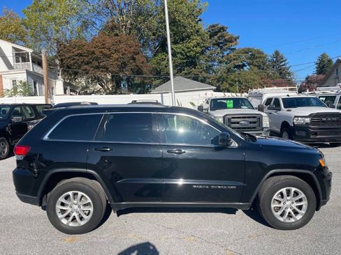 Used 2021 Jeep Grand Cherokee Laredo X AWD/4WD image 7
