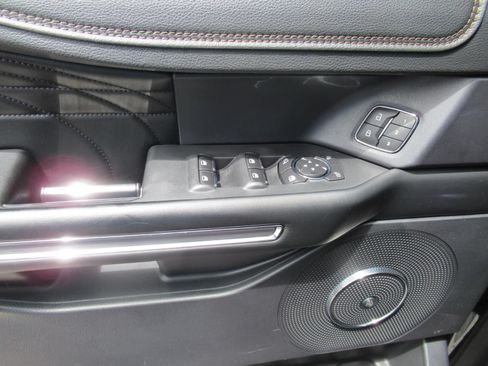 Used 2019 Ford Expedition Platinum AWD/4WD image 20