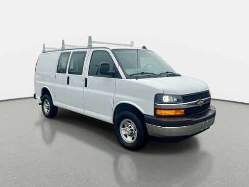Used 2023 Chevrolet Express 2500 w/ Driver Convenience Package RWD image 7