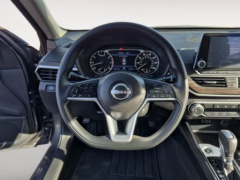 Used 2023 Nissan Altima 2.5 SV image 12