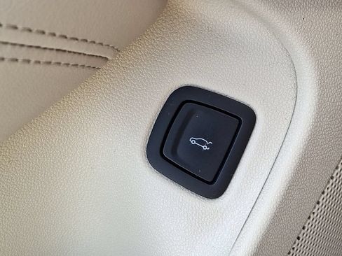 Certified 2020 Cadillac CT4 Premium Luxury RWD image 27
