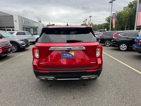 Certified 2022 Ford Explorer XLT w/ Equipment Group 202A image 4