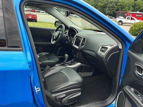 Used 2018 Jeep Compass Latitude w/ Popular Equipment Group AWD/4WD image 31