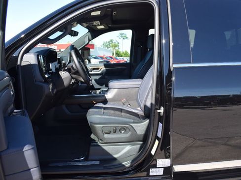 Used 2026 Chevrolet Silverado 3500 High Country w/ High Country Premium Package AWD/4WD image 8