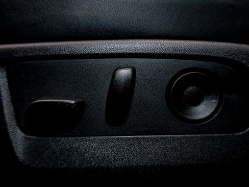 Used 2024 Chevrolet Silverado 1500 ZR2 w/ Technology Package image 25