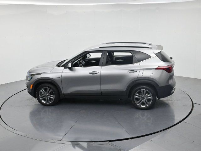 Used 2021 Kia Seltos S AWD/4WD image 44