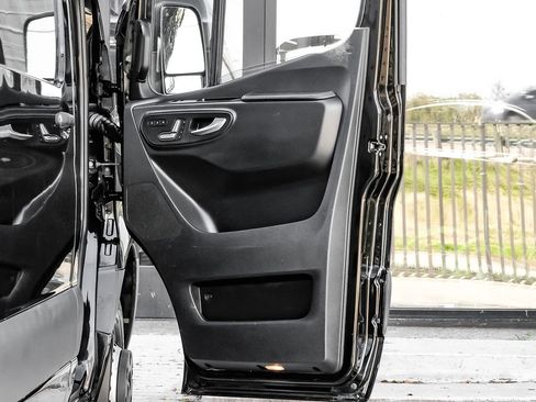 Used 2021 Mercedes-Benz Sprinter 3500 image 37