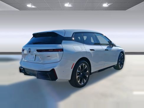 New 2026 BMW iX xDrive60 w/ M Sport Package image 9