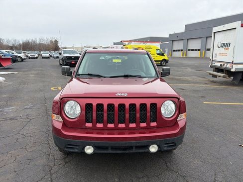 Used 2014 Jeep Patriot Latitude image 2