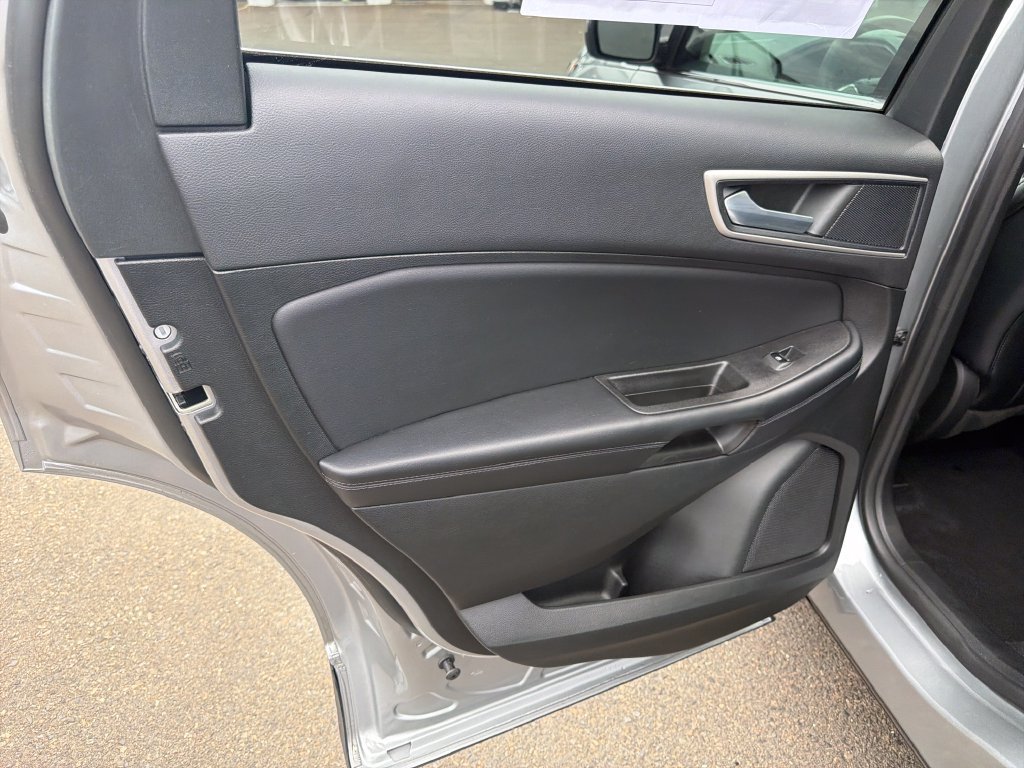 Used 2023 Ford Edge SEL w/ Convenience Package AWD/4WD image 12