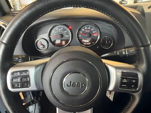 Used 2016 Jeep Wrangler Unlimited Rubicon AWD/4WD image 23