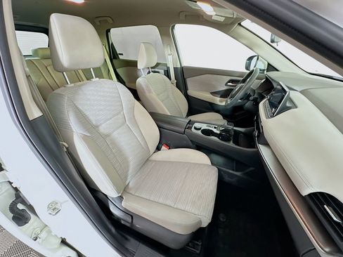 Used 2023 Nissan Rogue SV AWD/4WD image 30