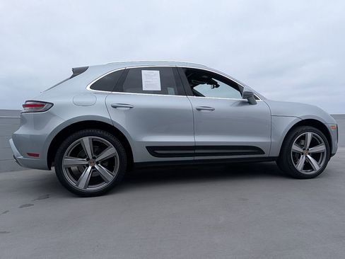 Certified 2024 Porsche Macan AWD/4WD image 24