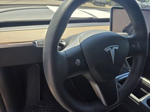 Used 2023 Tesla Model Y Long Range AWD/4WD image 14